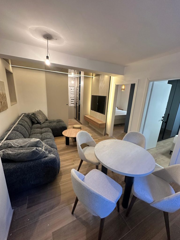 Ekskluzivan, potpuno opremljen stan u staroj gradskoj jezgri Makarske, 46 m²