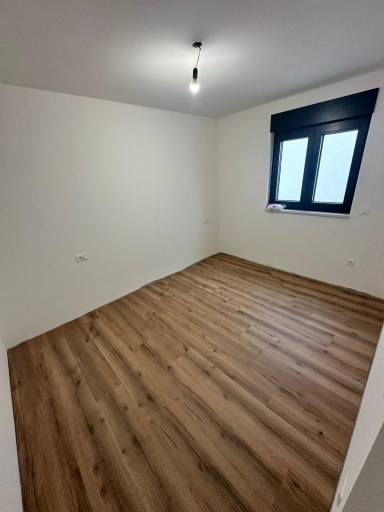Dvosobni stan u novogradnji – Promajna, 150 m od mora